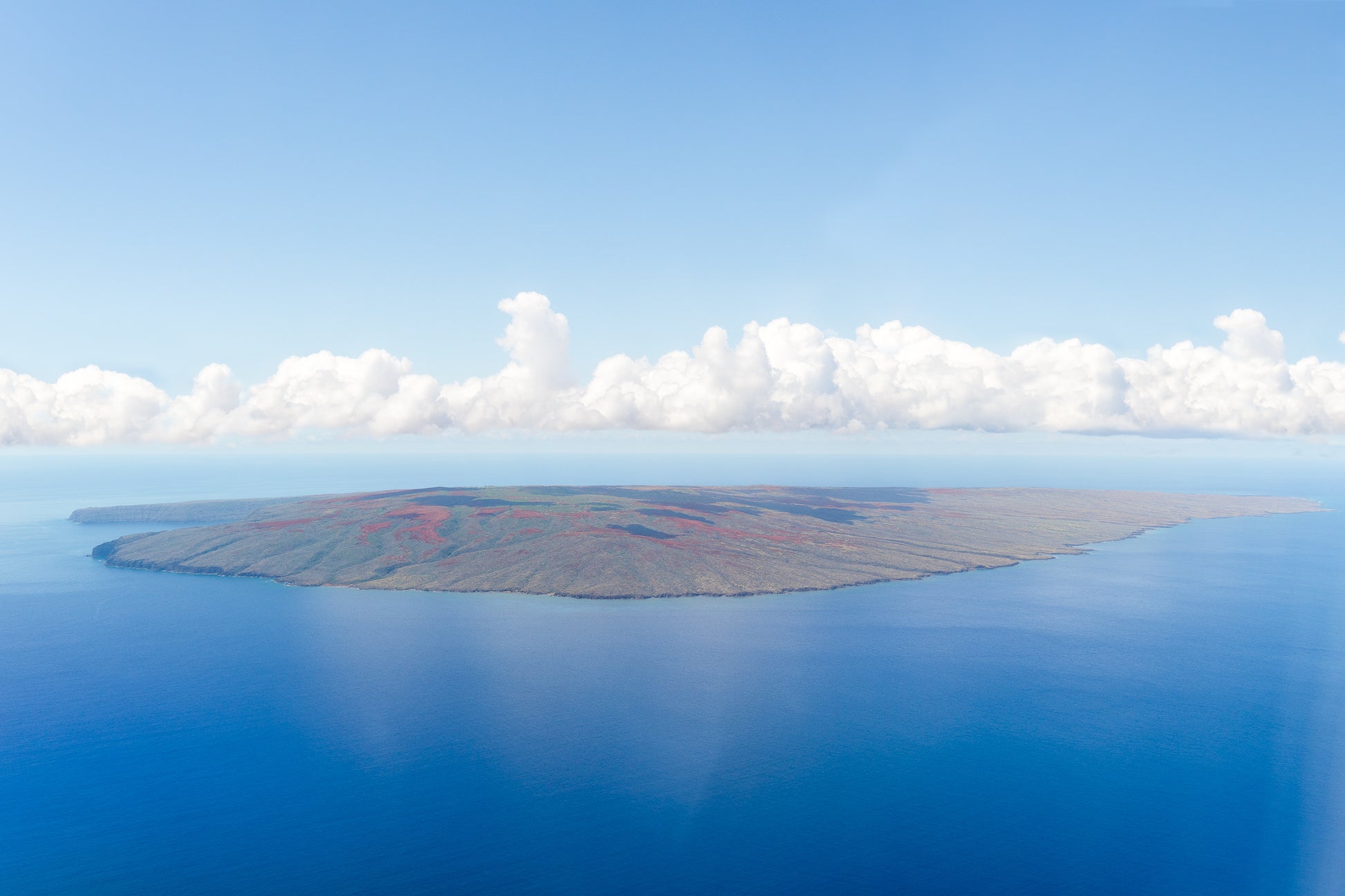 Kahoʻolawe anglicized as Kahoolawe is the smallest of the eight main volcanic islands in the Hawaiian Islands. Kahoʻolawe is located about seven miles southwest of Maui and also southeast of Lānaʻi